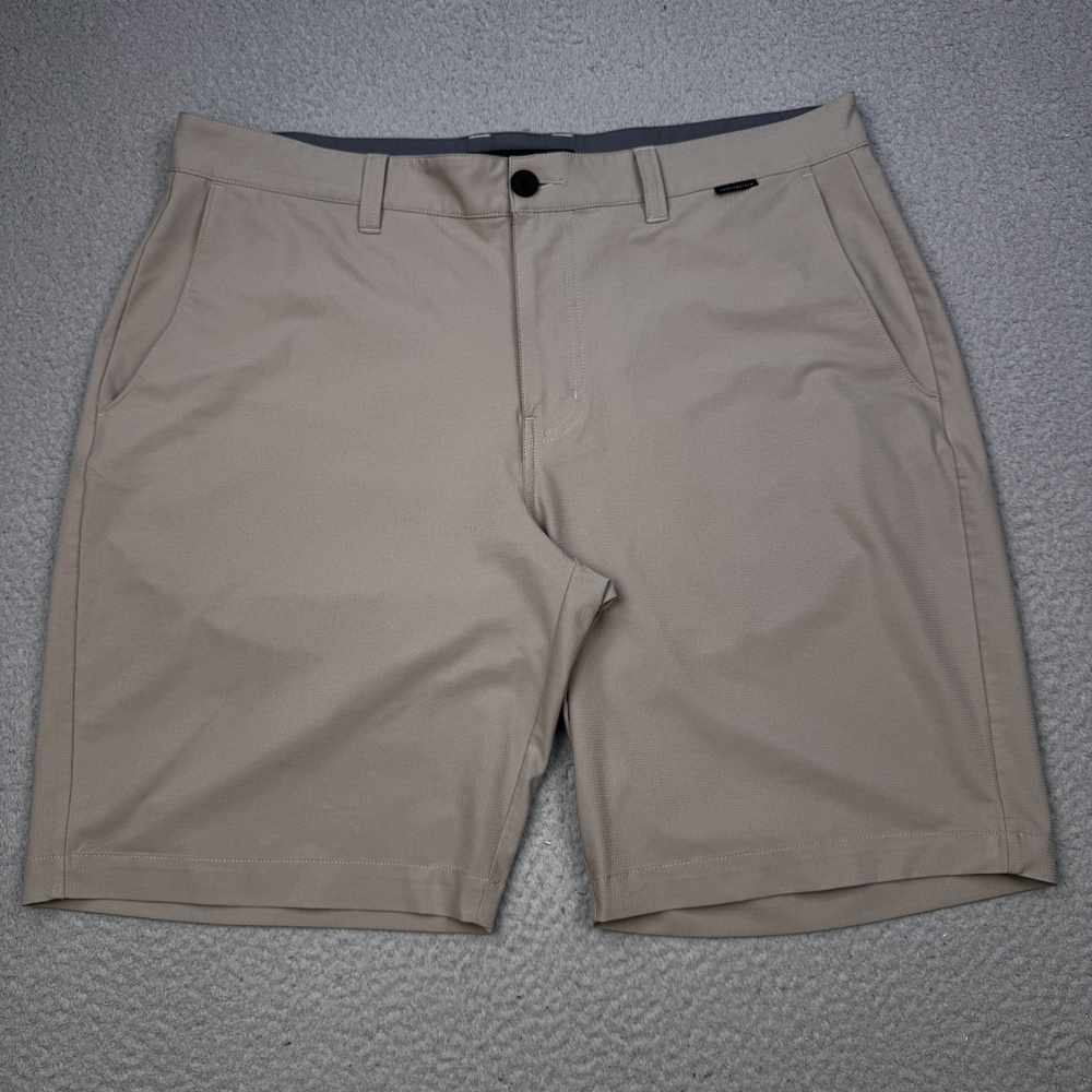 Travis Mathew Shorts Mens 36 Fits 38 Beige Golf Performance Stretch Flat Front